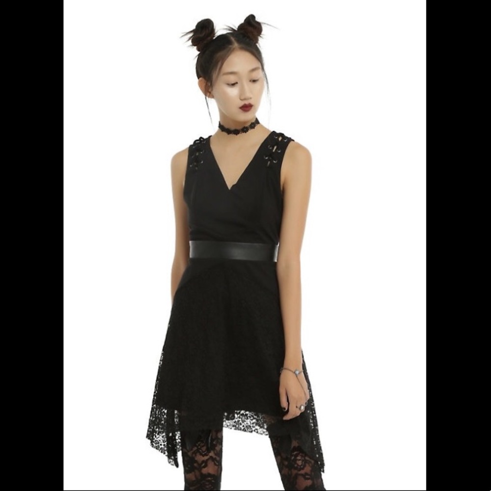 Hot Topic Black Sleeveless Lace Detail Dress